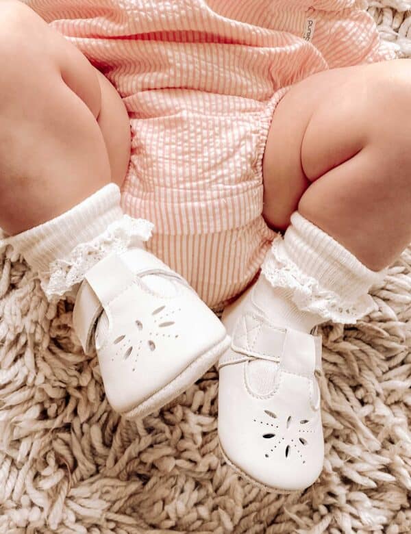 Leather Eyelet T-Bars cream - Image 3