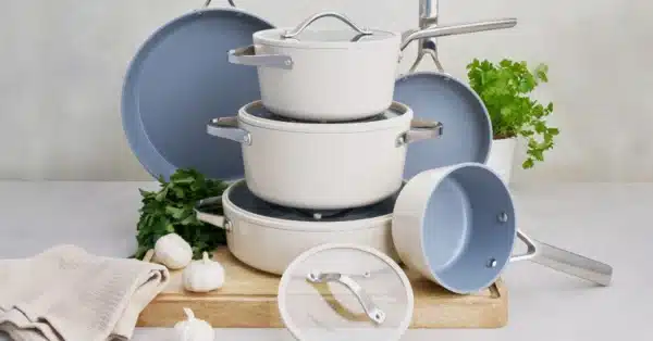 PYROLUX NEXGEN CASSEROLE 24CM/4.4 LITRE IVORY - Image 3