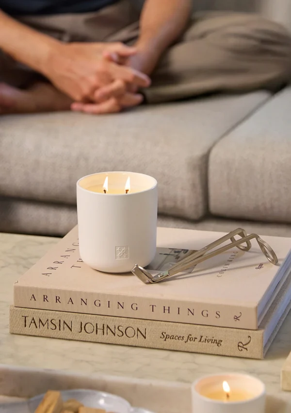 JASMINE & MAGNOLIA Soy Candle 300g - Image 2